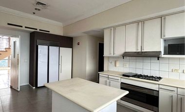 Spacious 4 Bedroom Penthouse in Pacific Plaza Tower BGC Taguig