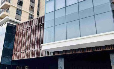 SACRIFICE SALE 2BR Condo Fully-Furnished at Mandani Bay Tower 1