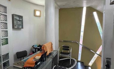 dijual bangunan  kantor cocok untuk rumah tinggal tempat usaha dan lainya lokasi tengah kota makassar, dekt rs lanuang baji dan swalayan satu sama