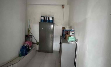dijual bangunan  kantor cocok untuk rumah tinggal tempat usaha dan lainya lokasi tengah kota makassar, dekt rs lanuang baji dan swalayan satu sama