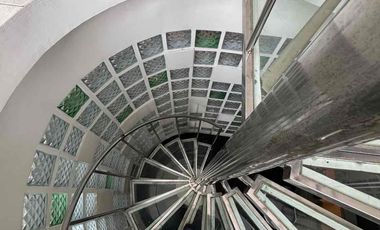 dijual bangunan  kantor cocok untuk rumah tinggal tempat usaha dan lainya lokasi tengah kota makassar, dekt rs lanuang baji dan swalayan satu sama