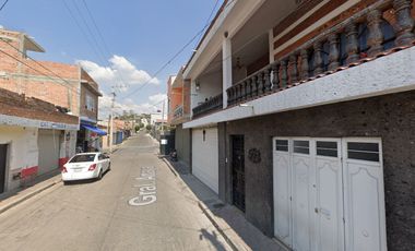 CASA EN VENTA EN APASEO EL ALTO: Tranquilidad en Santa Elena Norte, a Pasos de la Carretera Panamericana y el Centro