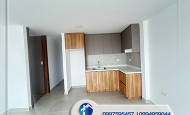Venta de Casa con 4 Departamentos  sector Racar Plaza, Cerca del Centro comercial Racar Plaza, Cuenca