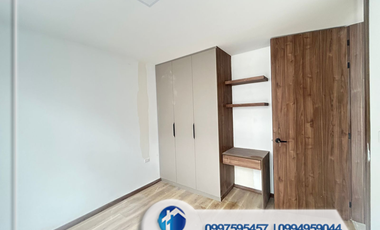 Venta de Casa con 4 Departamentos  sector Racar Plaza, Cerca del Centro comercial Racar Plaza, Cuenca