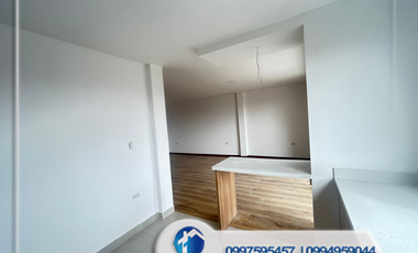 Venta de Casa con 4 Departamentos  sector Racar Plaza, Cerca del Centro comercial Racar Plaza, Cuenca