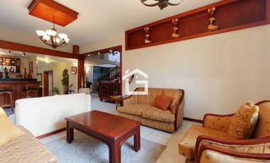 Casa en Venta en Unioro, Machala – Amplia y Remodelada
