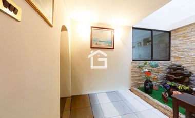 Casa en Venta en Unioro, Machala – Amplia y Remodelada