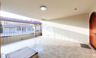 Casa en Venta en Unioro, Machala – Amplia y Remodelada