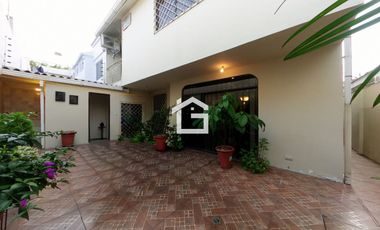 Casa en Venta en Unioro, Machala – Amplia y Remodelada