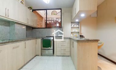 Casa en Venta en Unioro, Machala – Amplia y Remodelada