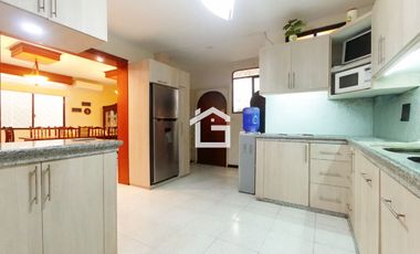Casa en Venta en Unioro, Machala – Amplia y Remodelada
