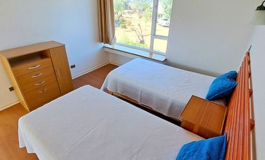 SE ARRIENDA POR AÑO CORRIDO HERMOSO DPTO EN CONDOMINIO MUY TRANQUILO Y SEGURO