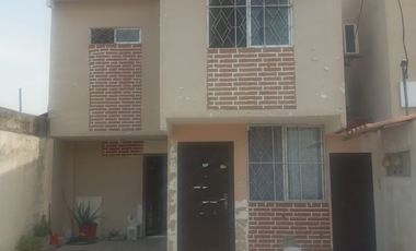 Venta, casa rentera en urbanización Valle Victoria, mucho lote 2