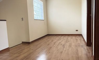 ARRIENDA CASA 3 DORMITORIOS 3 BAÑOS BARRIO INGLÉS