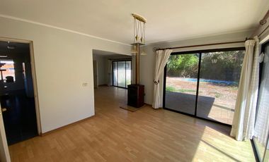 Casa amplia 3D 3B en Pasaje El Otoñal, Chillán