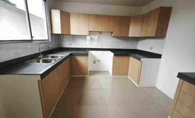 Alquiler casa de estreno urbanización San Sebastián