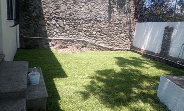 - “Amplia casa de 4 recámaras con jardín y cisterna en Col. Rancho Cortés – cerca de autopista y plazas” Zona fresca