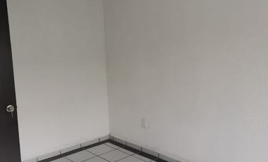 - “Amplia casa de 4 recámaras con jardín y cisterna en Col. Rancho Cortés – cerca de autopista y plazas” Zona fresca