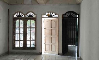 Disewakan Rumah Luas Cocok Buat Resto Kantor Ekspedisi di Duren Sawit Jakarta Timur