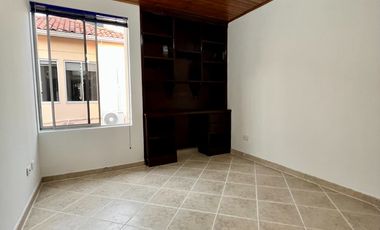 CASA EN CONJUNTO CALLE 60 IBAGUE JUNTO AL CENTRO COMERCIAL AQUA