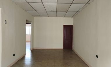 Departamento de alquiler en la Alborada, 1 parqueo, 2 dormitorios, P. Baja.