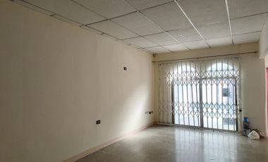 Departamento de alquiler en la Alborada, 1 parqueo, 2 dormitorios, P. Baja.