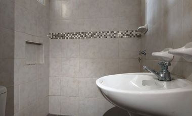 Departamento de alquiler en la Alborada, 1 parqueo, 2 dormitorios, P. Baja.