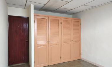 Departamento de alquiler en la Alborada, 1 parqueo, 2 dormitorios, P. Baja.