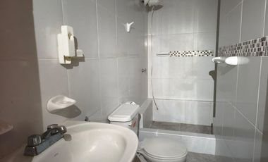 Departamento de alquiler en la Alborada, 1 parqueo, 2 dormitorios, P. Baja.