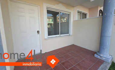 Casa en condominio con doble filtro de seguridad.