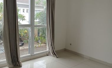 DISEWAKAN RUMAH 5 KAMAR TIDUR DI JAKARTA GARDEN CITY CAKUNG JAKARTA TIMUR