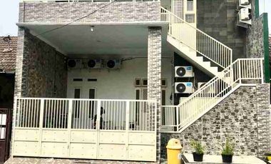 Rumah Kost 2 Lantai VIP Dijual GKB Manyar Gresik