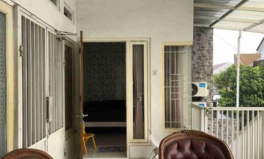 Rumah Kost 2 Lantai VIP Dijual GKB Manyar Gresik