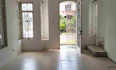 Disewakan rumah rapi siap huni taman Spain Lippo Karawaci Utara