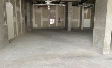 ARRIENDO Local Comercial de 203,86m2, Metro Manuel Montt