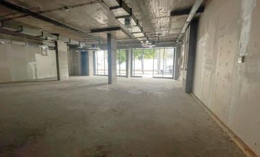 ARRIENDO Local Comercial de 203,86m2, Metro Manuel Montt