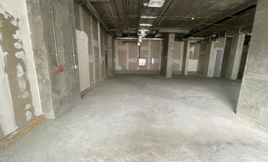 ARRIENDO Local Comercial de 203,86m2, Metro Manuel Montt