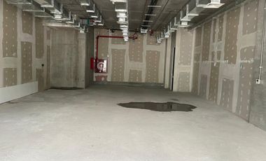 ARRIENDO Local Comercial de 95,39 m2, Metro Manuel Montt