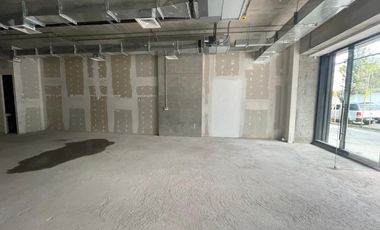 ARRIENDO Local Comercial de 95,39 m2, Metro Manuel Montt