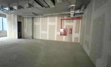 ARRIENDO Local Comercial de 412 m2, Metro Manuel Montt