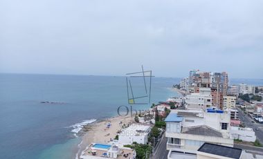 Departamento con vista directa de 180° al mar, en venta en el sector de San Lorenzo, Salinas, de 3 dormitorios totalmente amoblado y al pie del maleco
