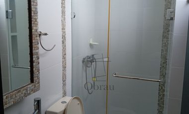 Departamento con vista directa de 180° al mar, en venta en el sector de San Lorenzo, Salinas, de 3 dormitorios totalmente amoblado y al pie del maleco