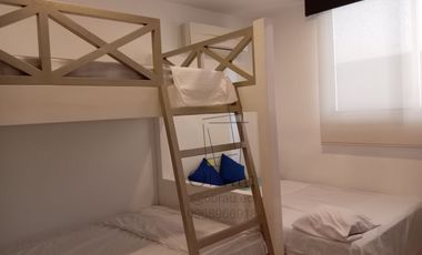 Departamento con vista directa de 180° al mar, en venta en el sector de San Lorenzo, Salinas, de 3 dormitorios totalmente amoblado y al pie del maleco