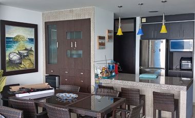 Departamento con vista directa de 180° al mar, en venta en el sector de San Lorenzo, Salinas, de 3 dormitorios totalmente amoblado y al pie del maleco