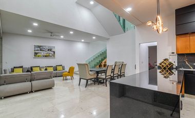 ESPECTACULAR RESIDENCIA EN VENTA 6 REC A ZONA SUR DE CUERNA SEGURIDAD