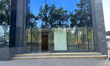ARRIENDO  Local Comercial de 412,06 m2, sector Costanera Center