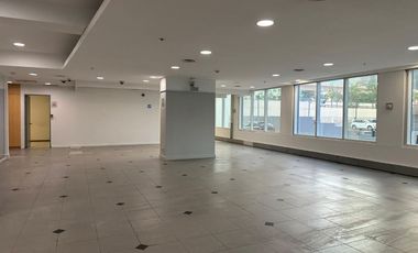 ARRIENDO  Local Comercial de 412,06 m2, sector Costanera Center