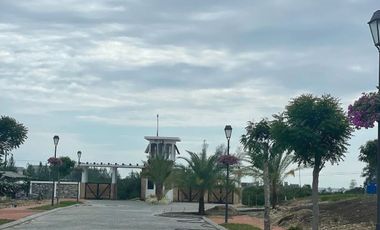 Venta de terreno cerca al mar en Olón