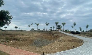 Venta de terreno cerca al mar en Olón