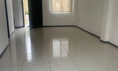 Renta de Casa Urbanización La Joya, Guayaquil